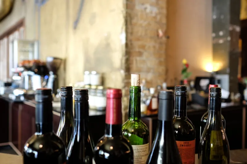 Vintage Authority: How the Wine List Became the Ultimate Status Signal in America's Finest Lounges
